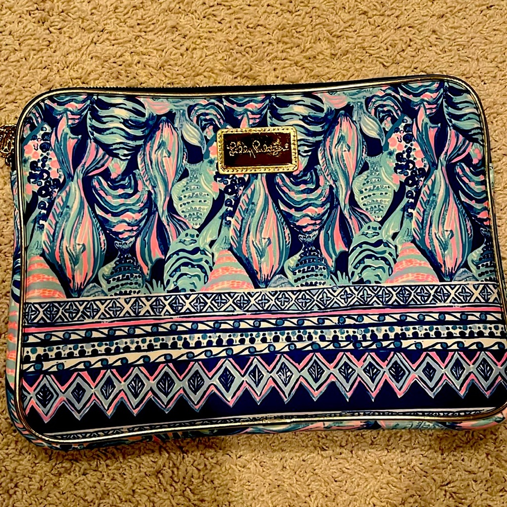 Laptop sleeve